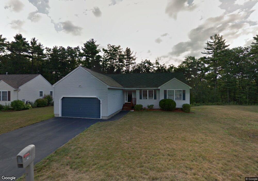 42 Glasgow Cir, Hudson, NH 03051 - photo 1