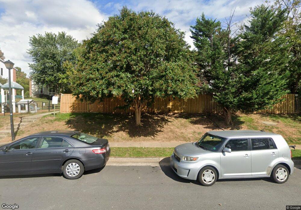 3003 White Birch Ct, Fairfax, VA 22031 - photo 1