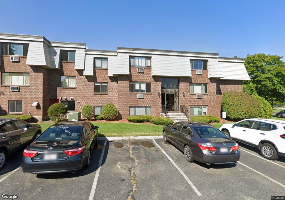 6 Hallmark Gardens unit 5-6, Burlington, MA 01803 - photo 1