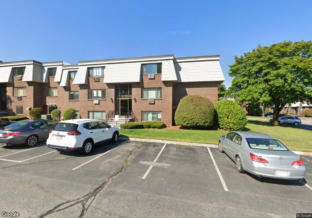 6 Hallmark Gardens, Burlington, MA 01803 - photo 1