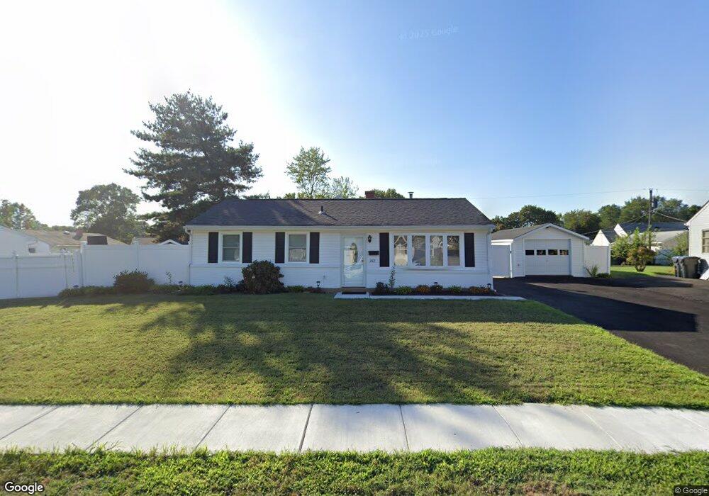 202 Bluefield Rd, Newark, DE 19713 - photo 1