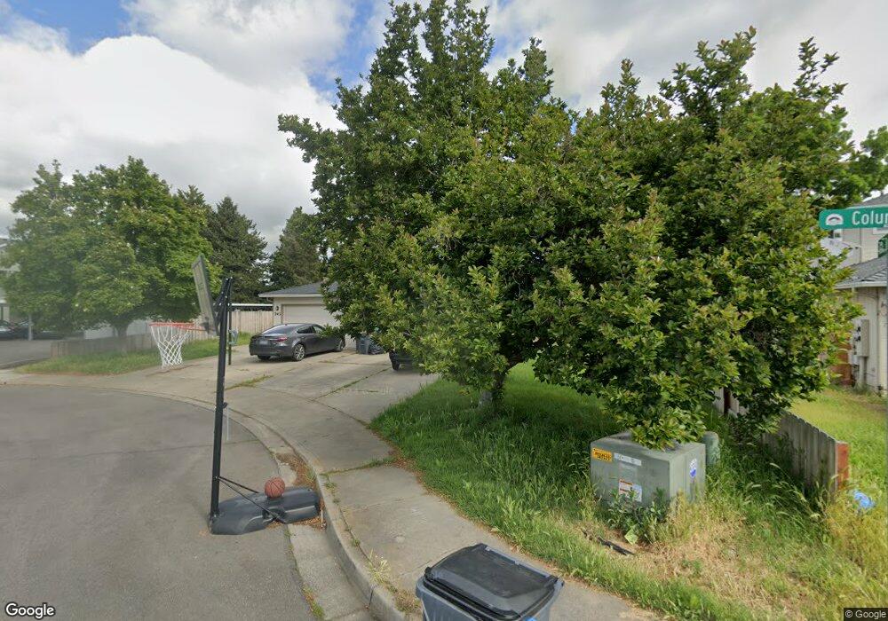 743 Columbine Way, Central Point, OR 97502 - photo 1