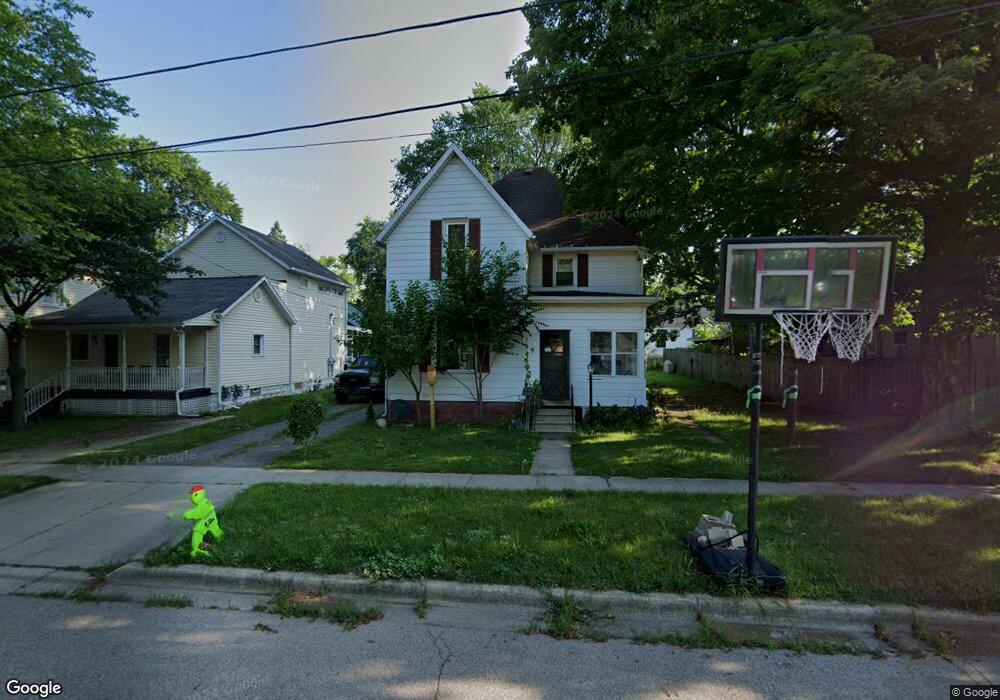 9 Sycamore St E, Three Oaks, MI 49128 - photo 1