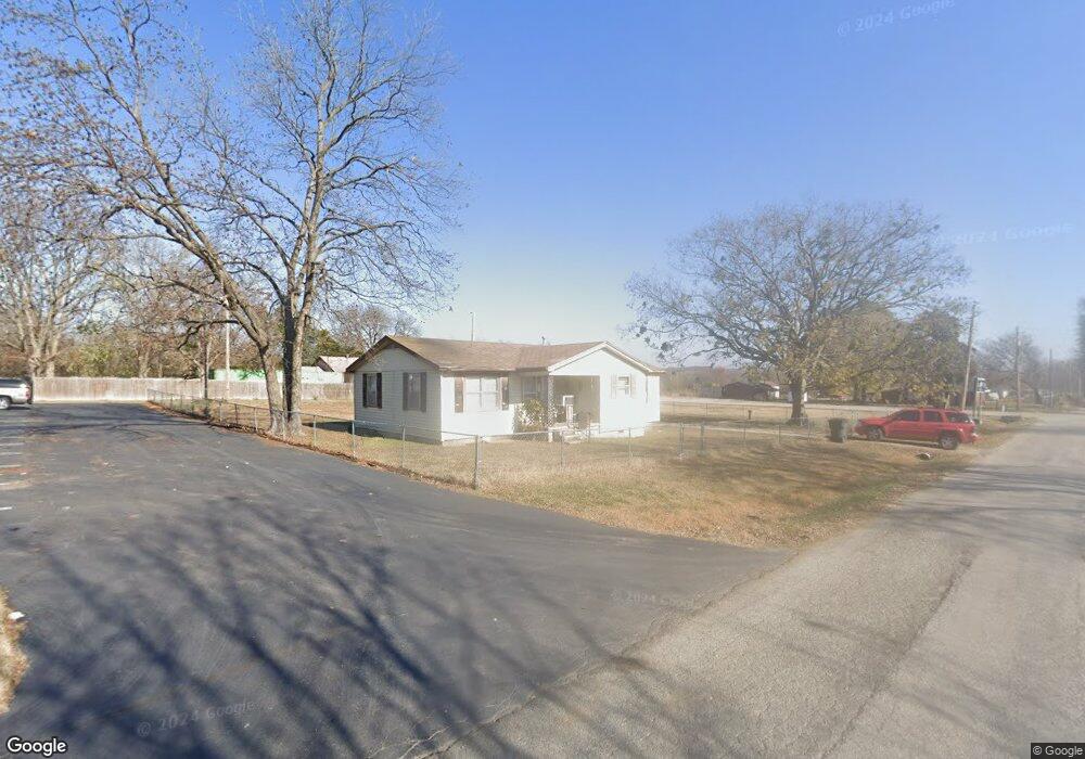 416 E Spruce, Henryetta, OK 74437 - photo 1