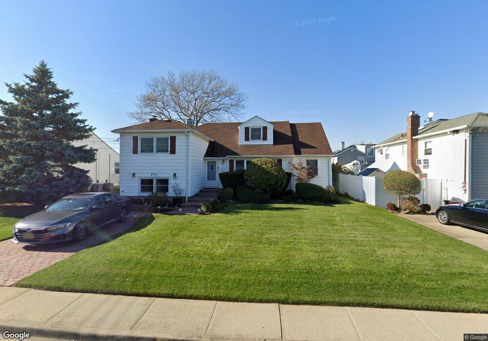 201 Franklin Ave, Island Park, NY 11558 - photo 1