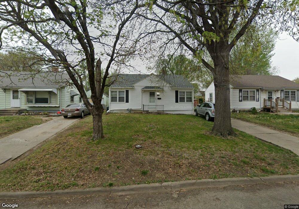1137 SW Cambridge Ave, Topeka, KS 66604 - photo 1