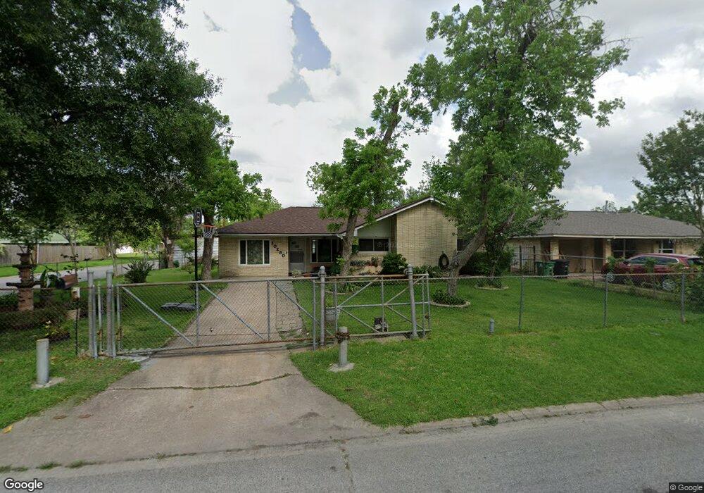 10230 Bretton Dr, Houston, TX 77016 - photo 1