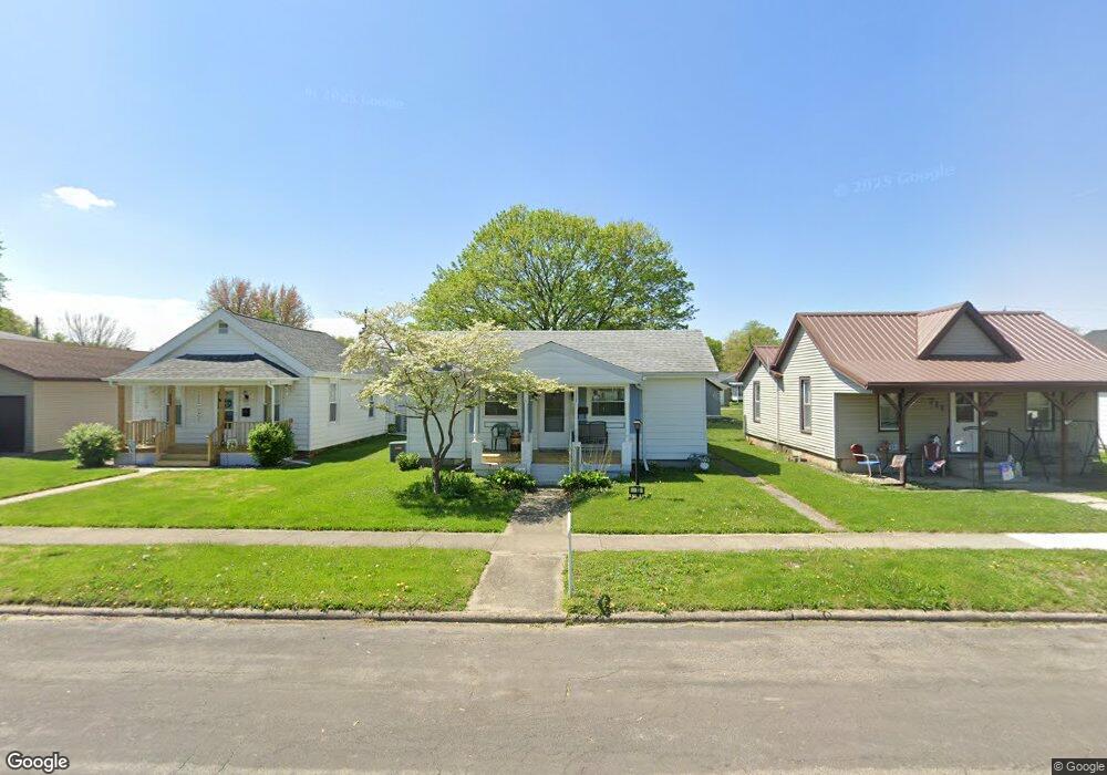 713 Clinton St, Lincoln, IL 62656 - photo 1