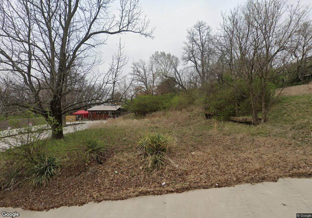 221 S College Ave, Fayetteville, AR 72701 - photo 1