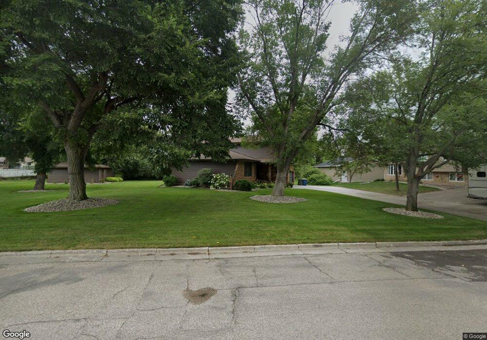 1417 8th Ave SE, Jamestown, ND 58401 - photo 1