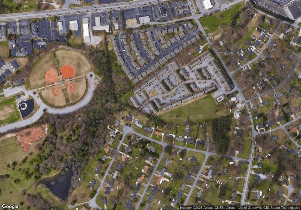 301 Huck Ct, Mauldin, SC 29662 - photo 1