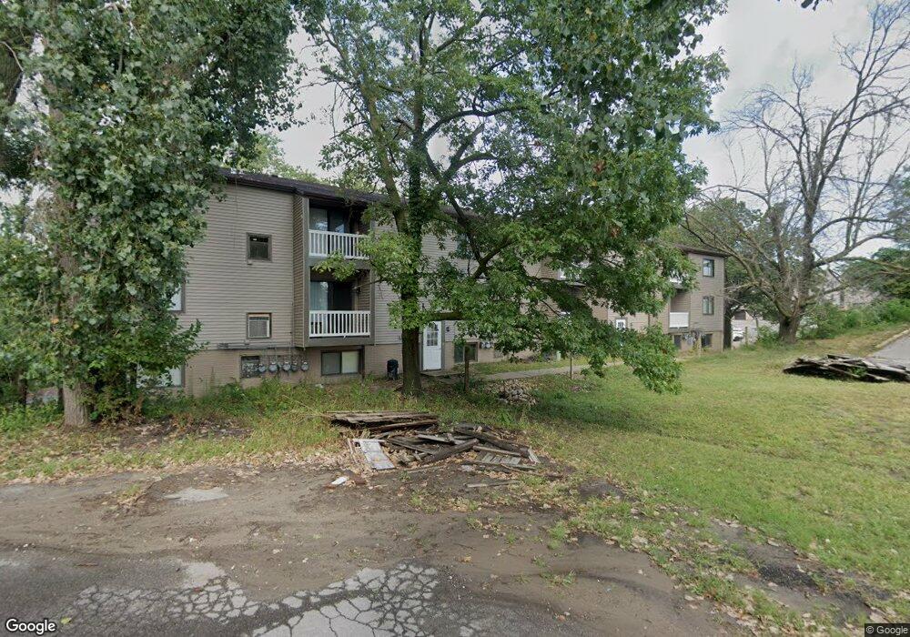 3237 Pioneer Ave SE unit 3, Cedar Rapids, IA 52403 - photo 1