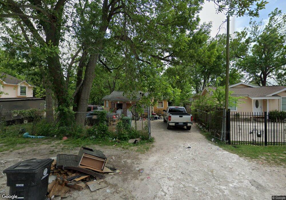 214 Heaney Dr, Houston, TX 77076 - photo 1