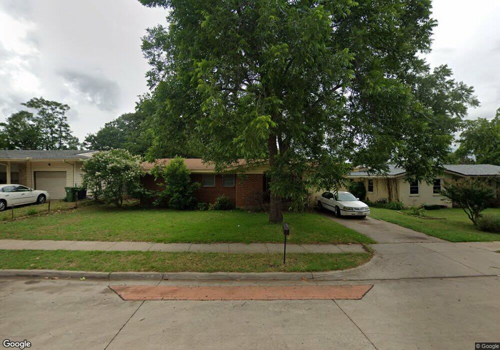 641 Willow St, Hurst, TX 76053 - photo 1