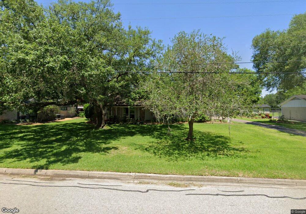 310 S Shadowbend Ave, Friendswood, TX 77546 - photo 1