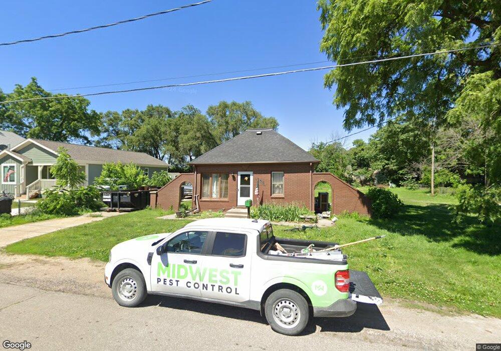 108 E 29th Ct, Des Moines, IA 50317 - photo 1