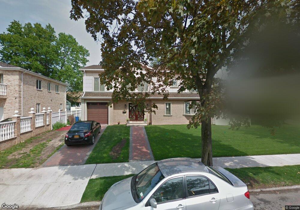 6735 Utopia Pkwy, Fresh Meadows, NY 11365 - photo 1