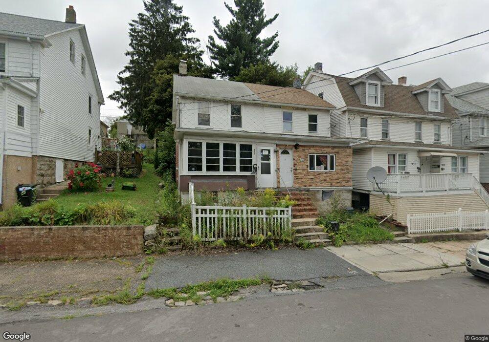 933 E Diamond Ave, Hazleton, PA 18201 - photo 1