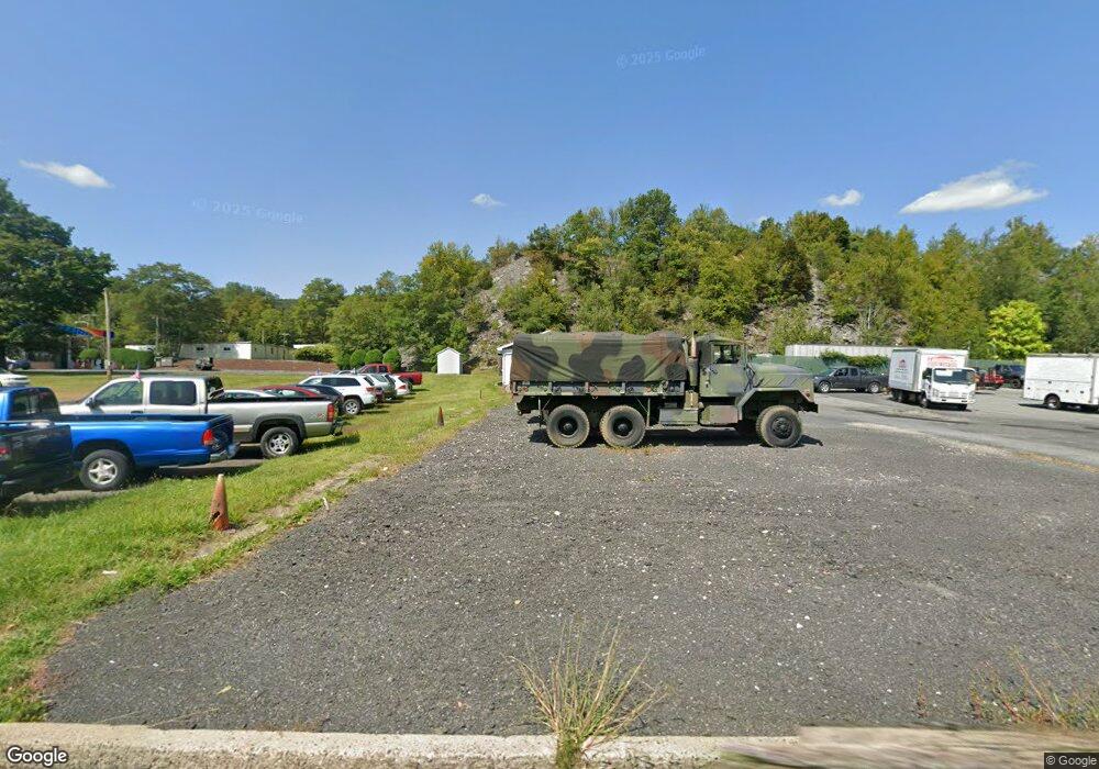 1211 Blue Valley Dr, Pen Argyl, PA 18072 - photo 1