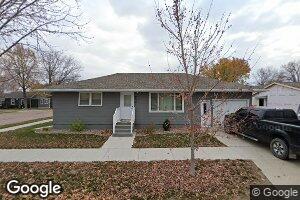 206 N 1st St, Parkston, SD 57366