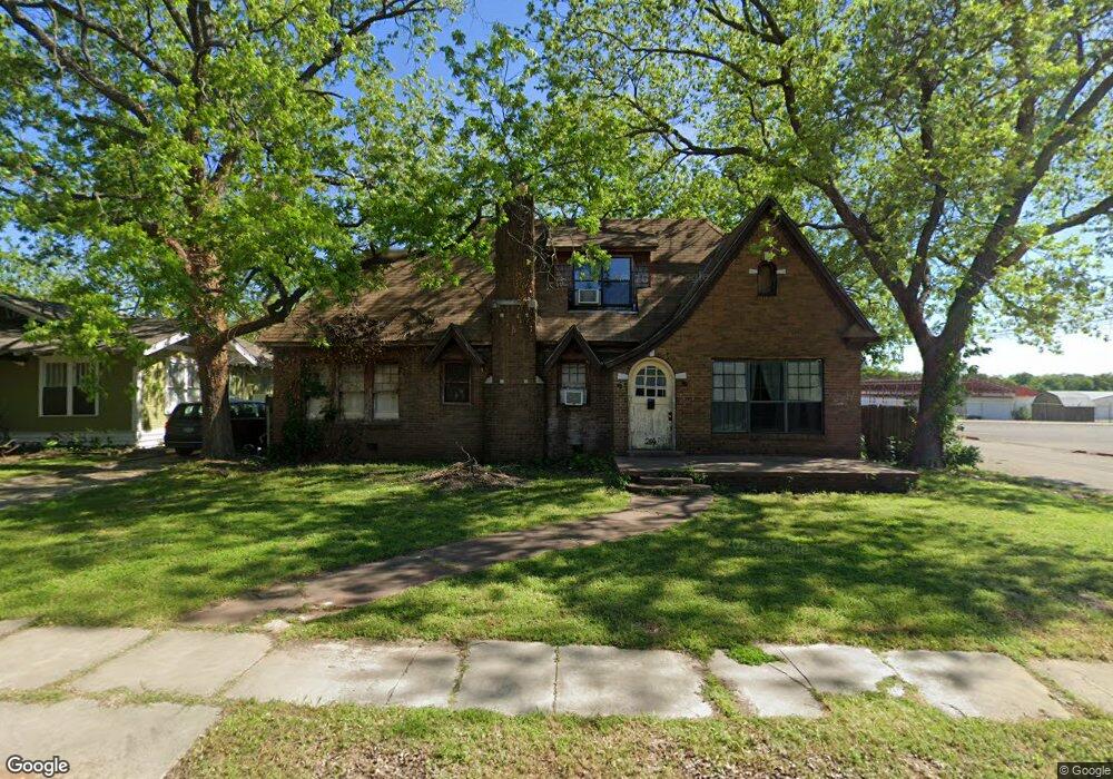 206 E Hird St, Gainesville, TX 76240 - photo 1