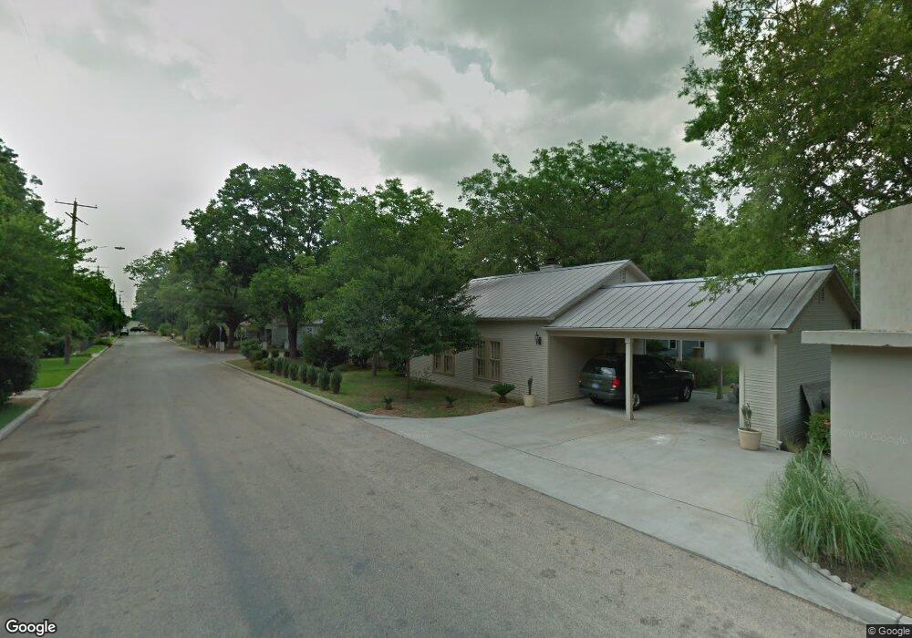 510 N Edison St, Fredericksburg, TX 78624 - photo 1