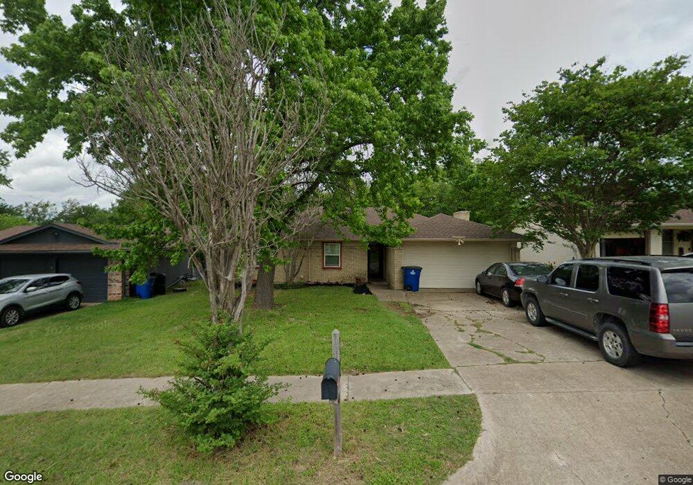1004 Phillips Dr, Ennis, TX 75119 - photo 1