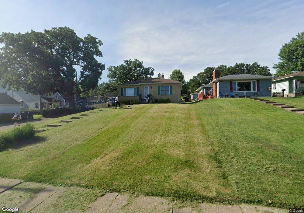 917 Spalding Blvd, Davenport, IA 52804 - photo 1