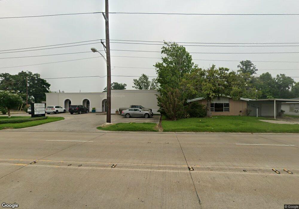 2205 N Lake St, Lake Charles, LA 70601 - photo 1