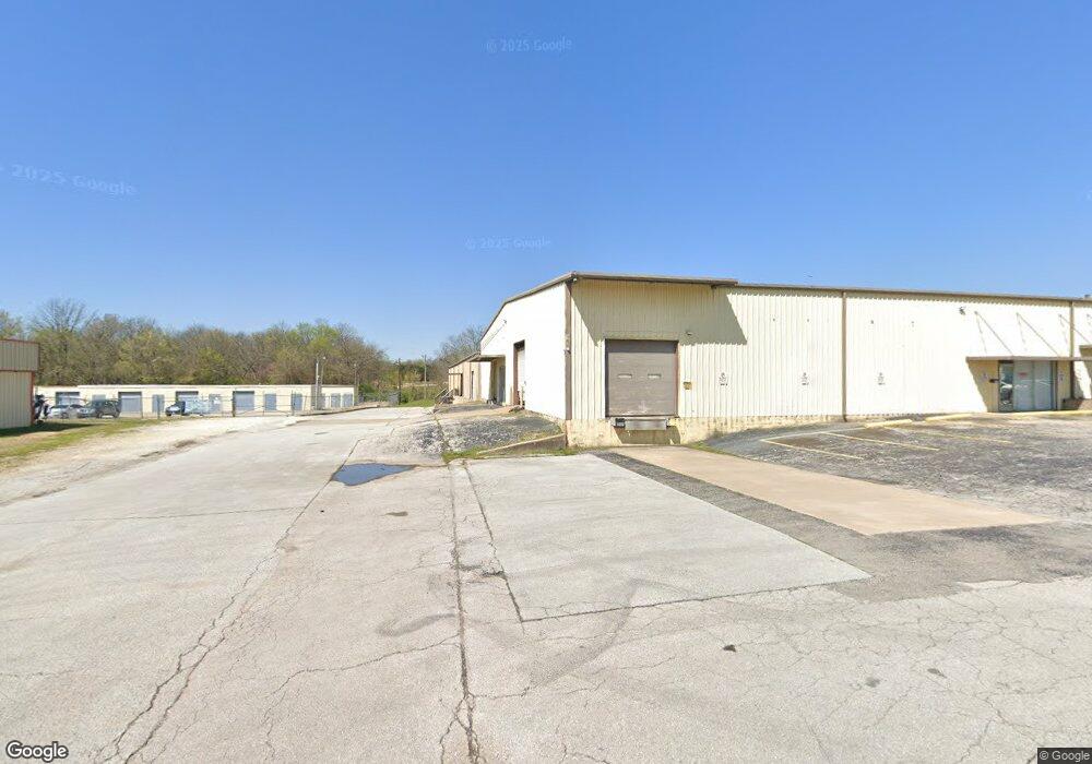 595 W 15th St, Fayetteville, AR 72701 - photo 1