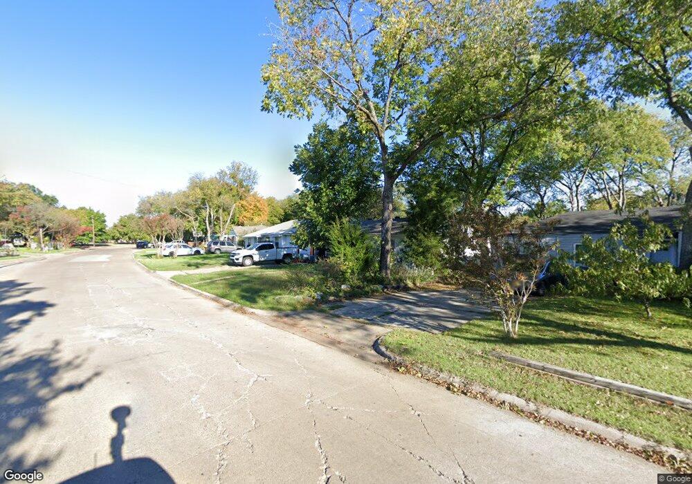 818 Cherokee Trace, Grand Prairie, TX 75051 - photo 1