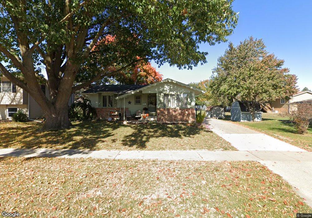 2214 N 4th Ave E, Newton, IA 50208 - photo 1