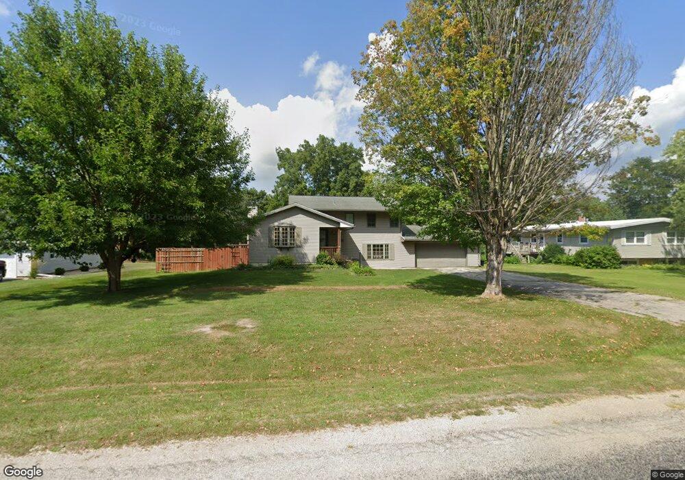 141 Lakeland Dr, Galesburg, IL 61401 - photo 1