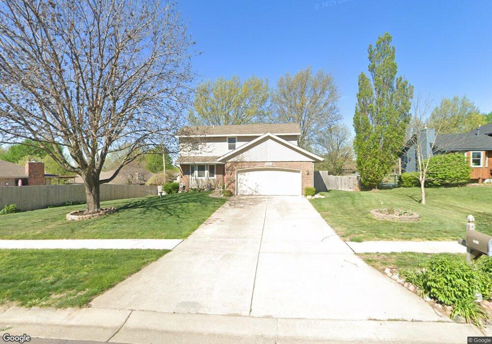 2611 SW Gainsboro Rd, Topeka, KS 66614 - photo 1