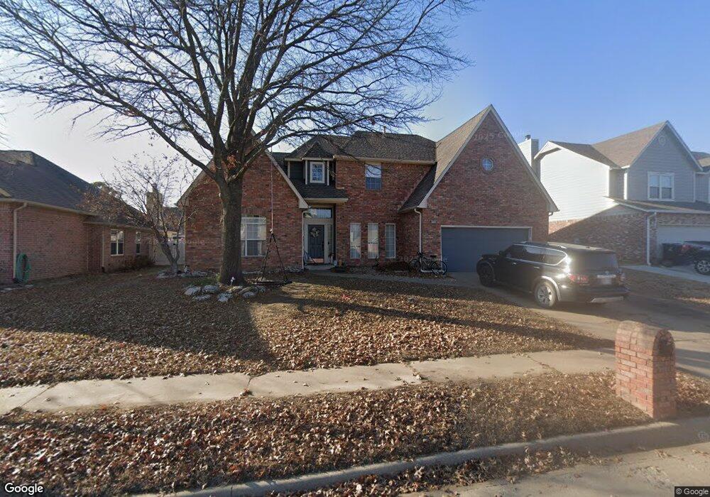 4304 S Aspen Place, Broken Arrow, OK 74011 - photo 1