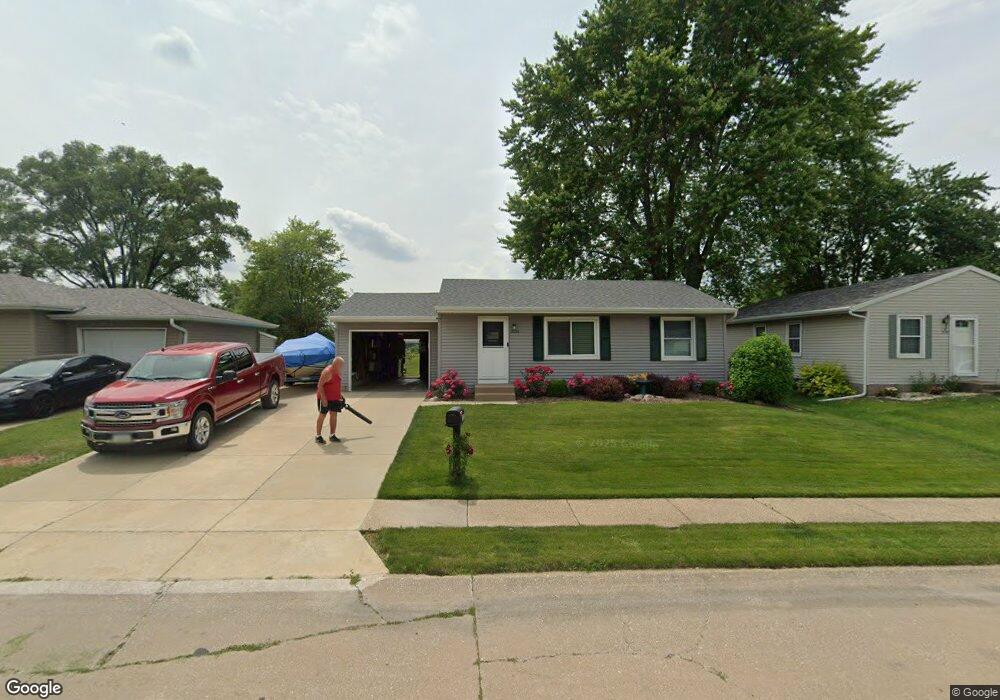 3131 W 43rd St, Davenport, IA 52806 - photo 1