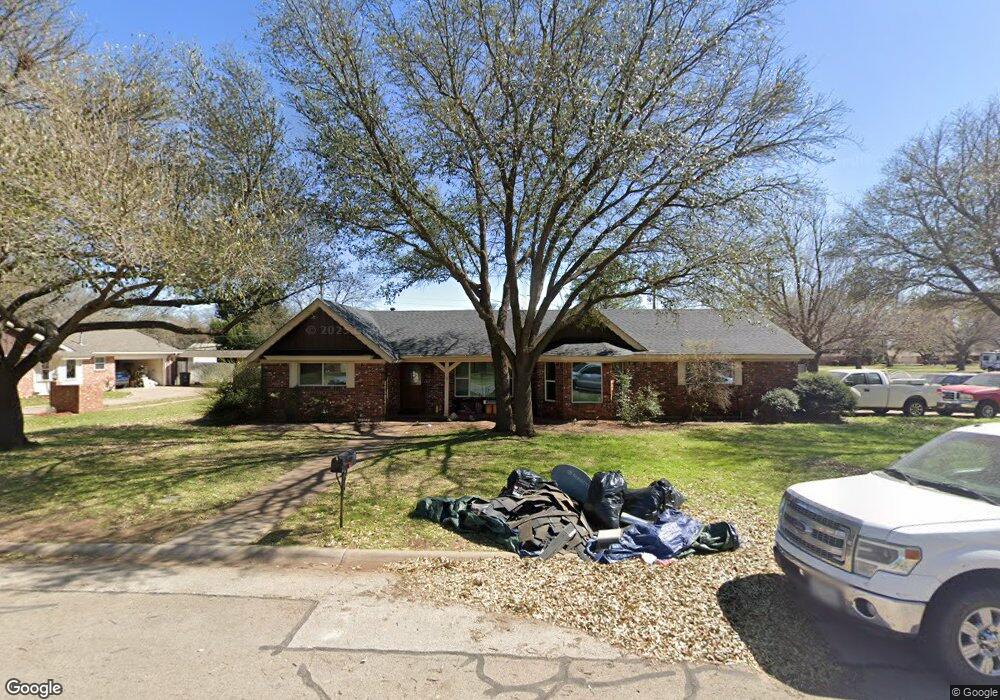 1237 Crestwood Dr, Cleburne, TX 76033 - photo 1