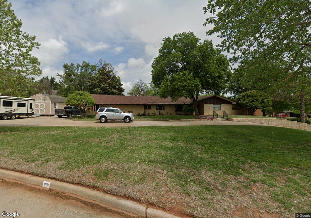 901 Hillcrest St, Duncan, OK 73533 - photo 1