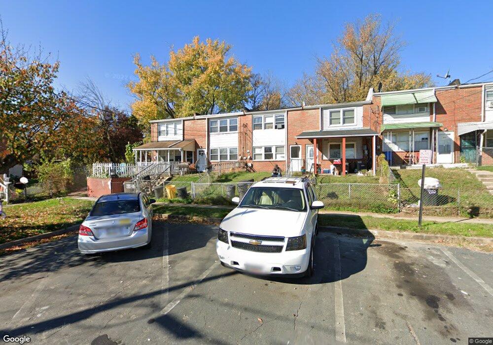 803 Regis Ct, Halethorpe, MD 21227 - photo 1