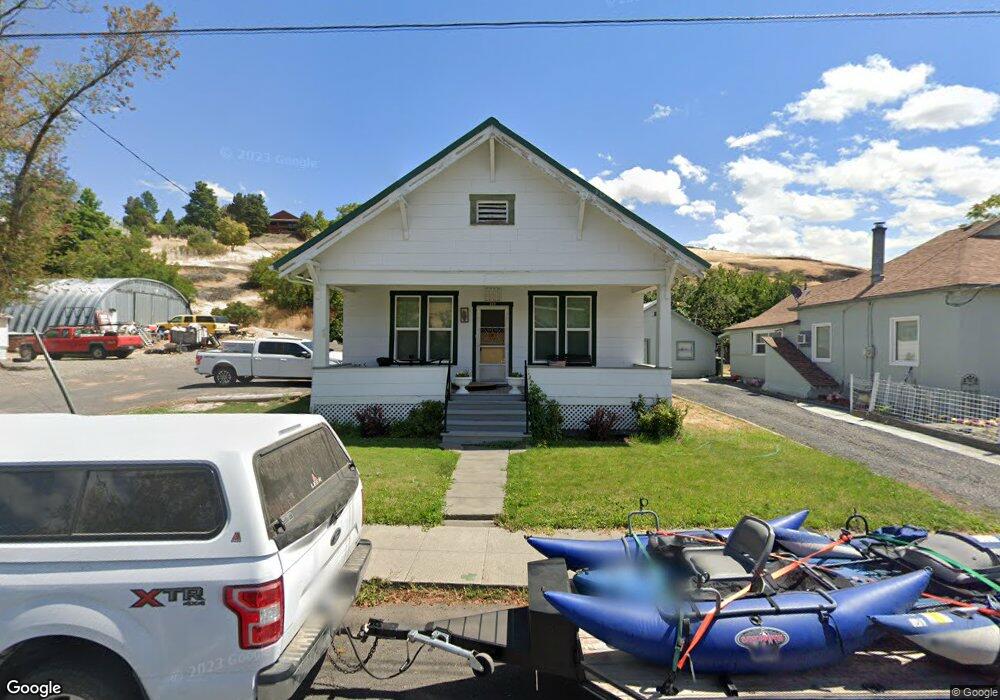 320 S Gilmore St, Heppner, OR 97836 - photo 1
