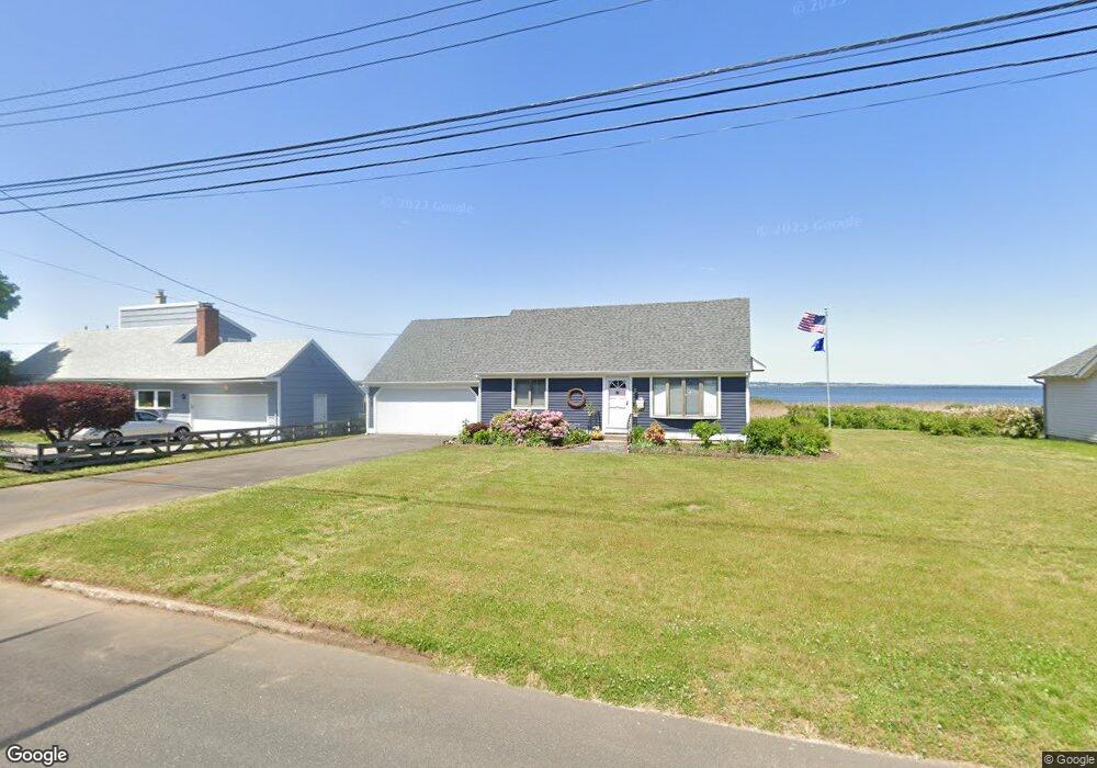 546 Riverdale Dr, Stratford, CT 06615 - photo 1