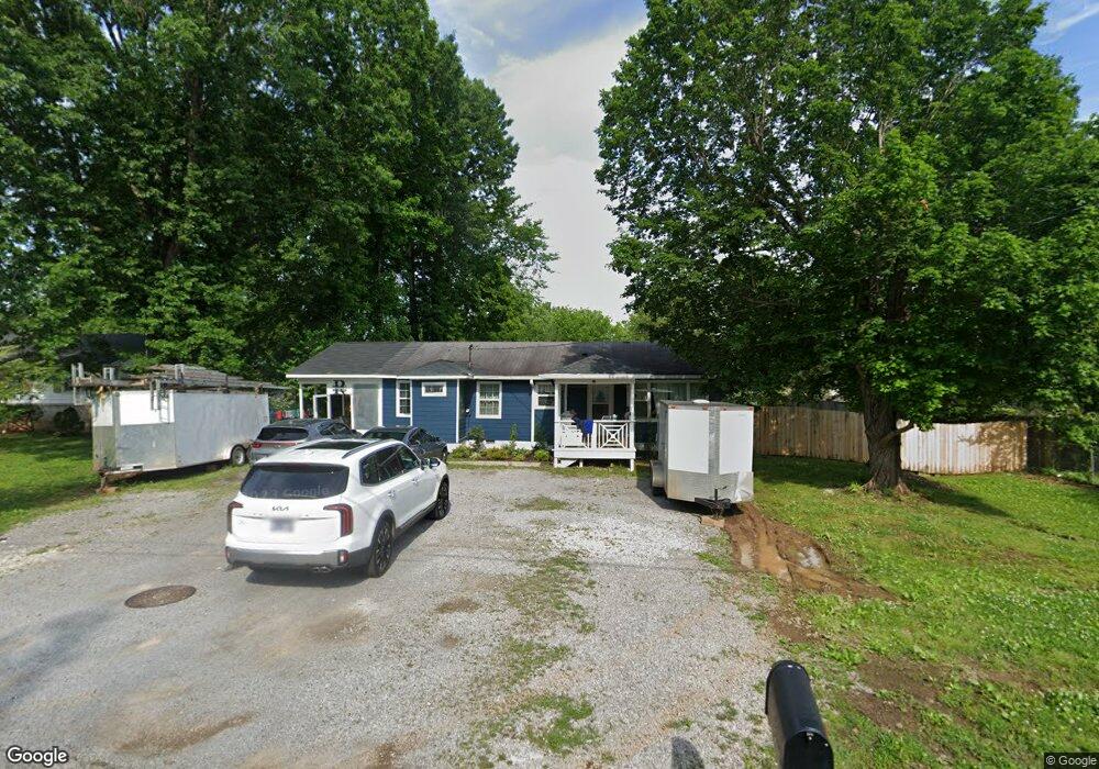 922 Smith St, Shelbyville, TN 37160 - photo 1