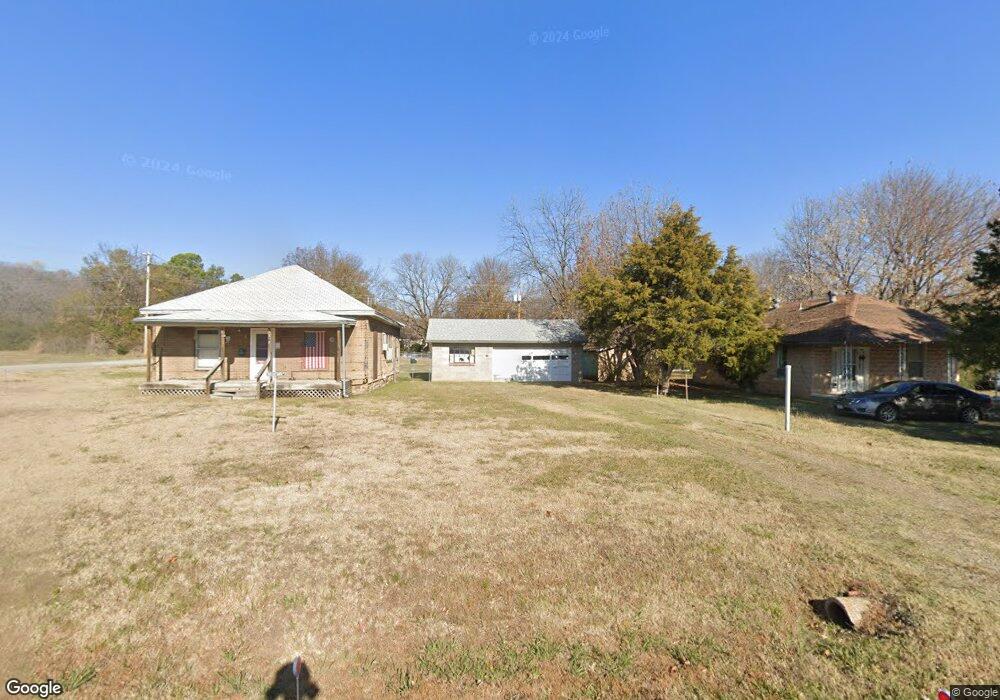 306 E Smith St, Henryetta, OK 74437 - photo 1