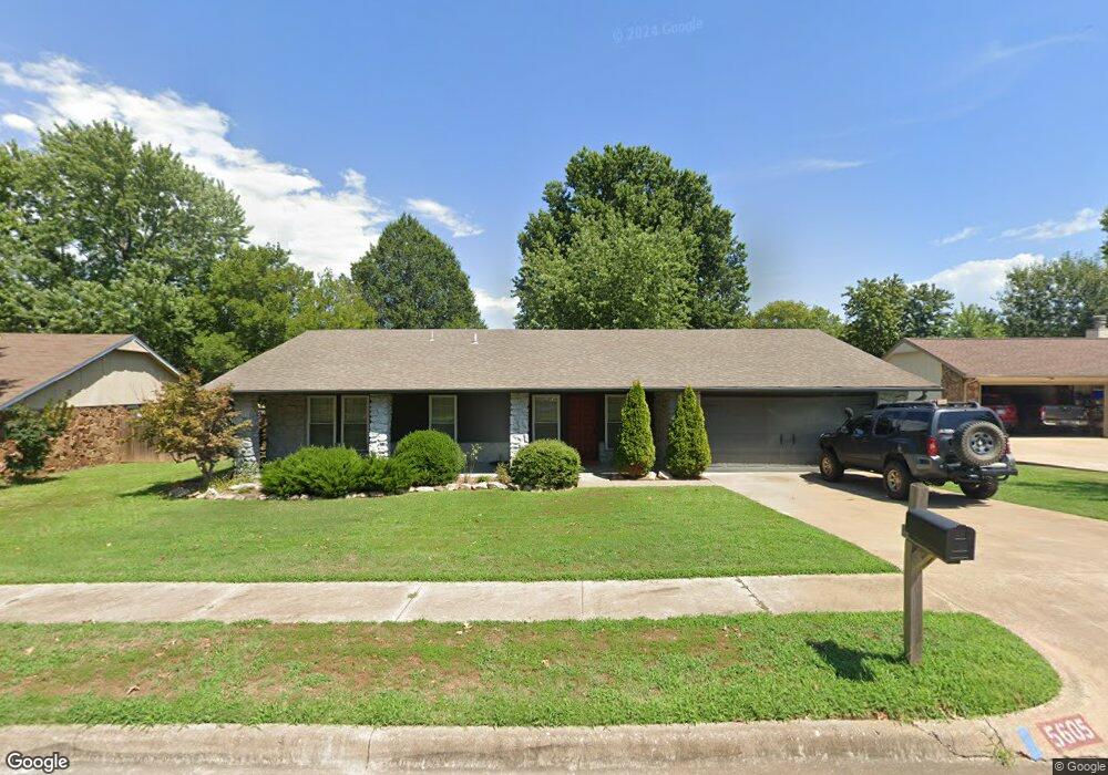 5605 S Ash Ct, Broken Arrow, OK 74011 - photo 1