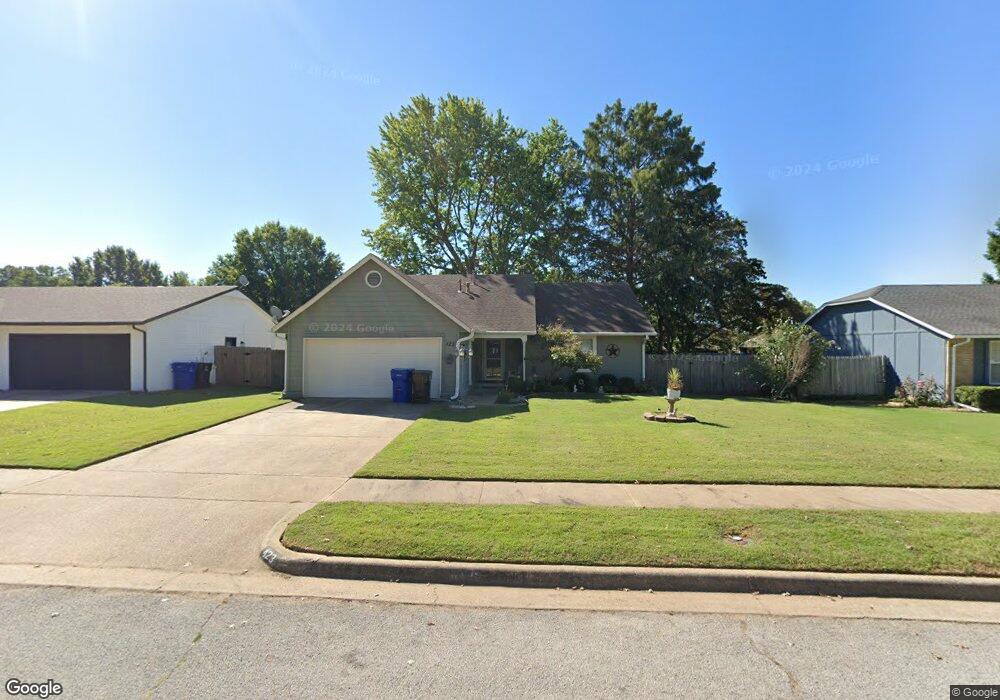 423 W Quanah Place, Broken Arrow, OK 74011 - photo 1