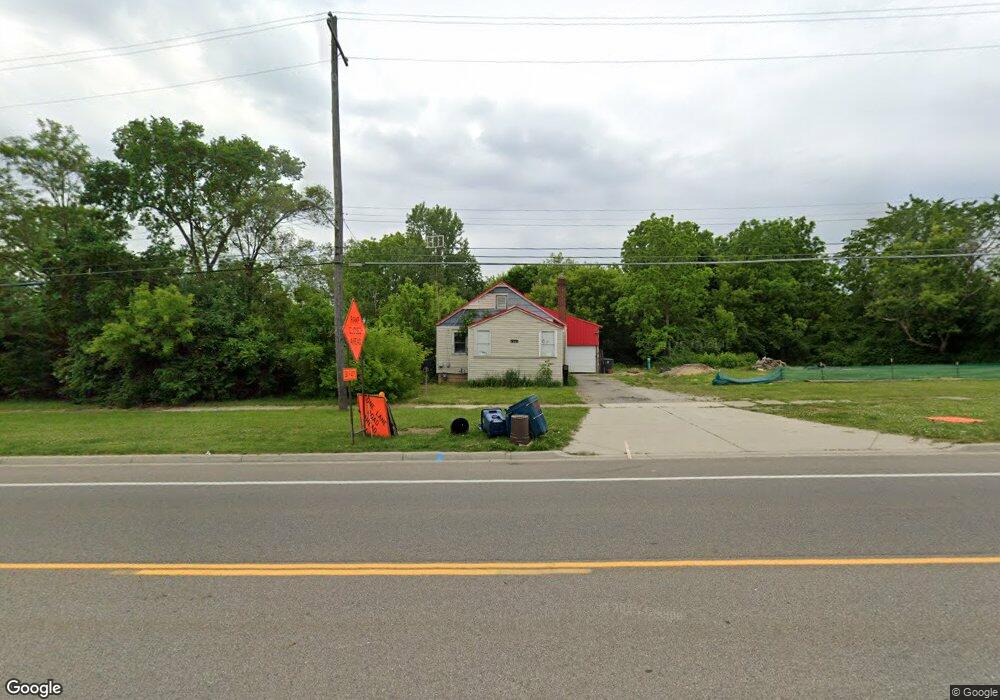 914 E Carpenter Rd, Flint, MI 48505 - photo 1