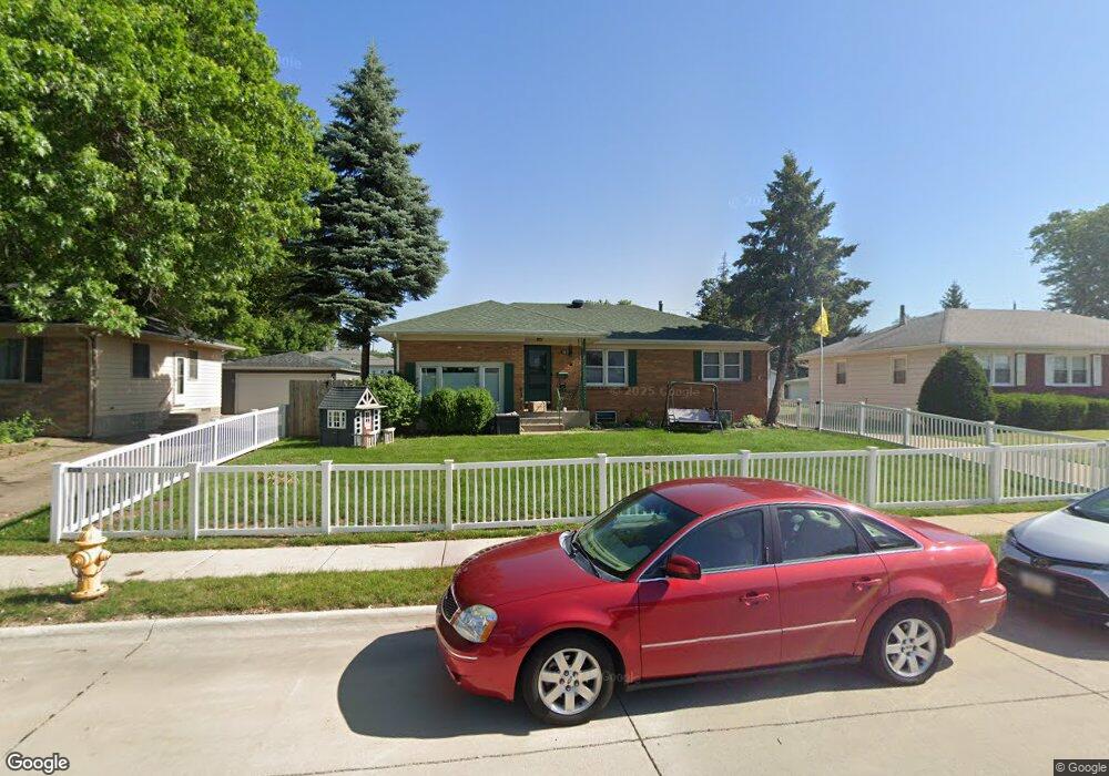 1830 W 36th St, Davenport, IA 52806 - photo 1