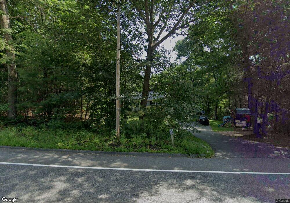 321 Center St, Bellingham, MA 02019 - photo 1