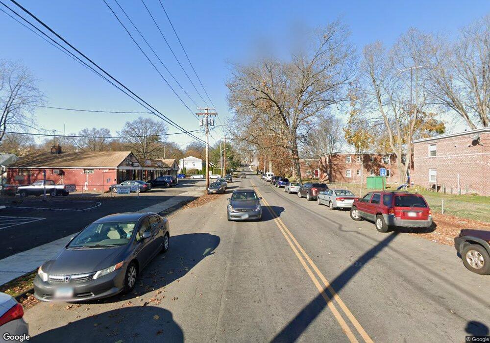 361 Granfield Ave unit b8, Bridgeport, CT 06610 - photo 1