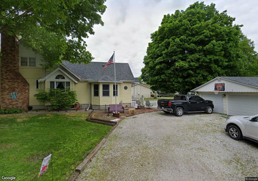 721 N 29th St, Mattoon, IL 61938 - photo 1